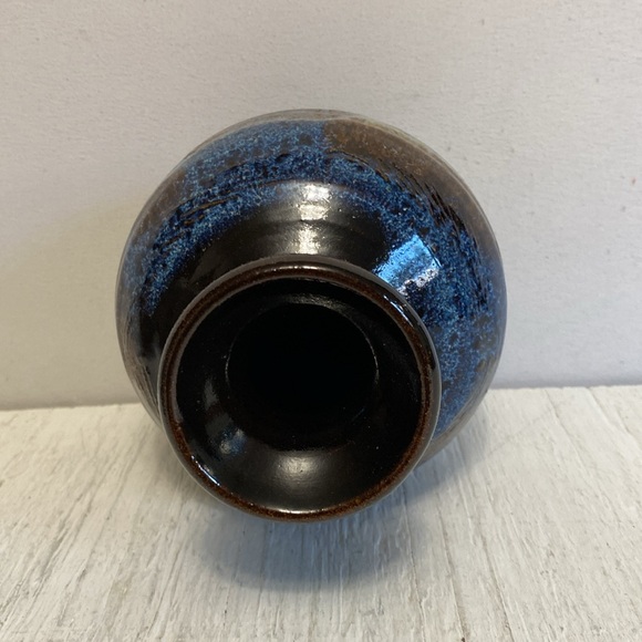 Handcrafted Studio Pottery Vase with Blue and Brown Glaze Artist Signed - Picture 5 of 9